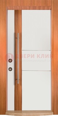 Белая входная дверь c МДФ панелью ЧД-09 в частный дом в Саранске
