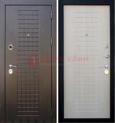 Темная железная дверь с МДФ ДМ-149 для деревянного дома в Саранске