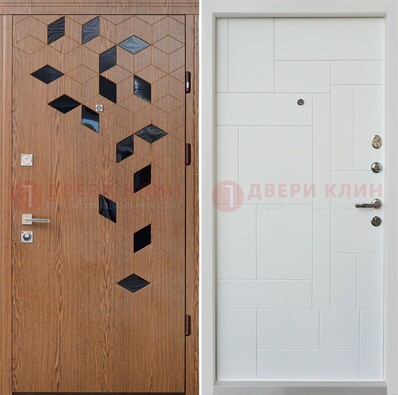 Коричневая металлическая дверь МДФ внутри белого цвета ДМ-256 в Саранске