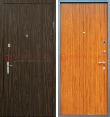 Коричневая одностворчатая стальная дверь с МДФ ДМ-341 в Саранске