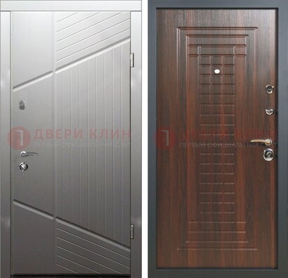 Серая металлическая дверь с панелями МДФ в квартиру ДМ-431 в Волжском