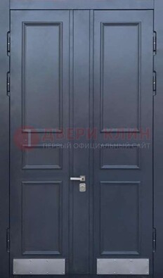 Черная двухстворчатая дверь для улицы с МДФ ДМ-535 в Саранске
