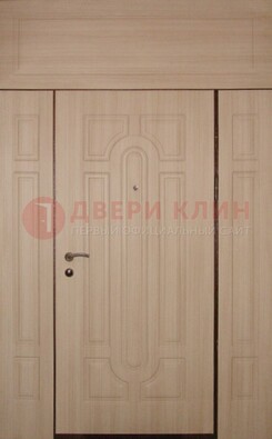Светлая входная дверь для загородного дома с МДФ ДМ-537 в Саранске