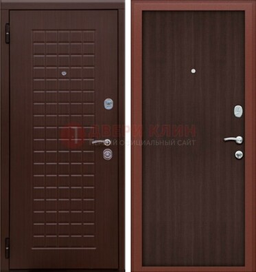 Коричневая металлическая дверь с МДФ ДМ-78 в квартиру в Саранске