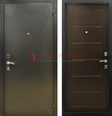 Темная металлическая дверь с порошковым напылением ДП-105 в Саранске