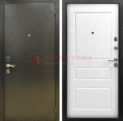 Входная дверь Темное серебро с порошковым напылением и белой МДФ ДП-272 в Саранске