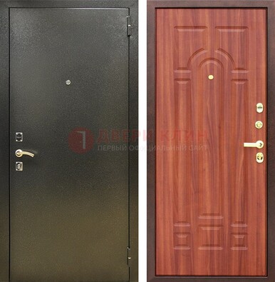 Входная темно-серая дверь с порошковой отделкой и МДФ Миланский орех ДП-281 в Саранске