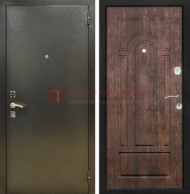 Темно-серая металлическая дверь с порошковым покрытием и МДФ коричневая ДП-292 в Саранске