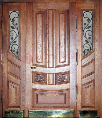 Парадная дверь со стеклом и ковкой ДПР-35 для загородного дома в Саранске