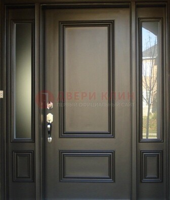 Парадная дверь с отделкой массив ДПР-65 в загородный дом в Саранске