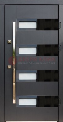 Черная стальная дверь МДФ хайтек со стеклом ДС-16 в Саранске