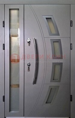 Серая железная дверь для дома со стеклом ДС-17 в Саранске