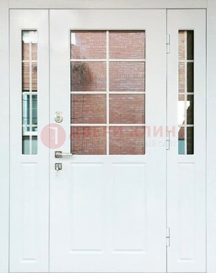 Белая стальная дверь со стеклом и фрамугами ДС-27 в Саранске