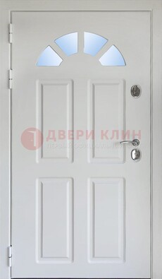 Белая стальная дверь МДФ со стеклом для дома ДС-37 в Саранске