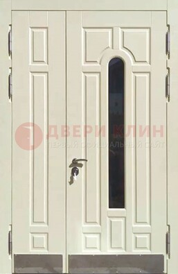 Белая двухстворчатая металлическая дверь со стеклом ДС-71 в Саранске