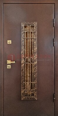 Металлическая дверь с порошковым напылением со стеклом и ковкой ДСК-110 в Саранске