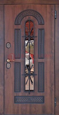 Железная дверь со стеклом и ковкой и узором ДСК-150 в Саранске