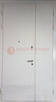 Белая тамбурная дверь ДТМ-31 в Саранске