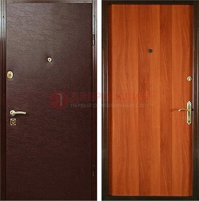 Коричневая металлическая дверь с винилискожей ДВ-20 в Саранске