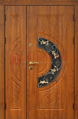 Входная дверь цвета золотой дуб с виноритом и ковкой ДВТ-176 в Саранске