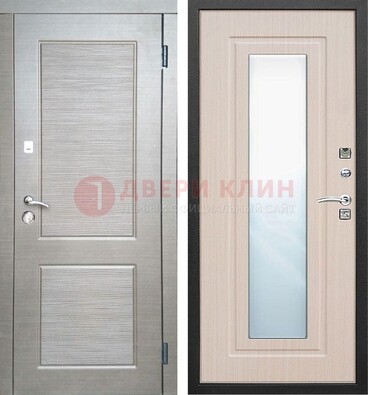Светлая металлическая филенчатая дверь и МДФ Белый дуб с зеркалом ДЗ-104 в Саранске