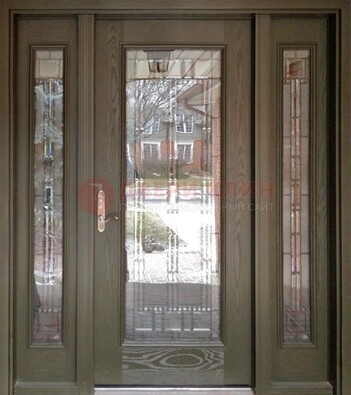 Коричневая стальная дверь с массивом дуба с витражом ВЖ-16 в Саранске